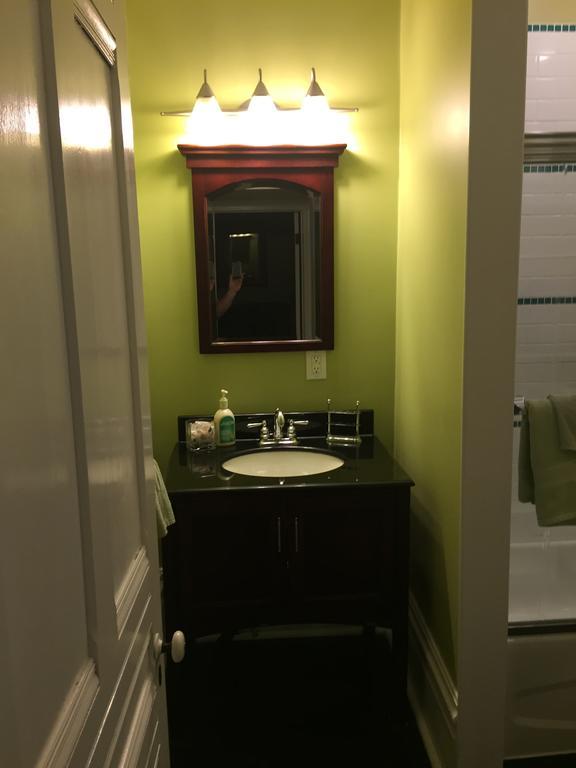 Loyalist Lofts Apartment Picton Bagian luar foto