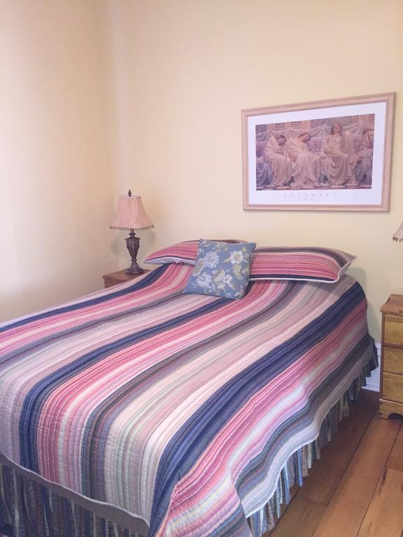 Loyalist Lofts Apartment Picton Bagian luar foto