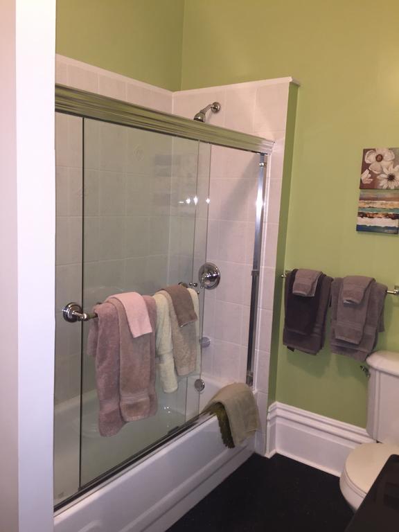 Loyalist Lofts Apartment Picton Bagian luar foto