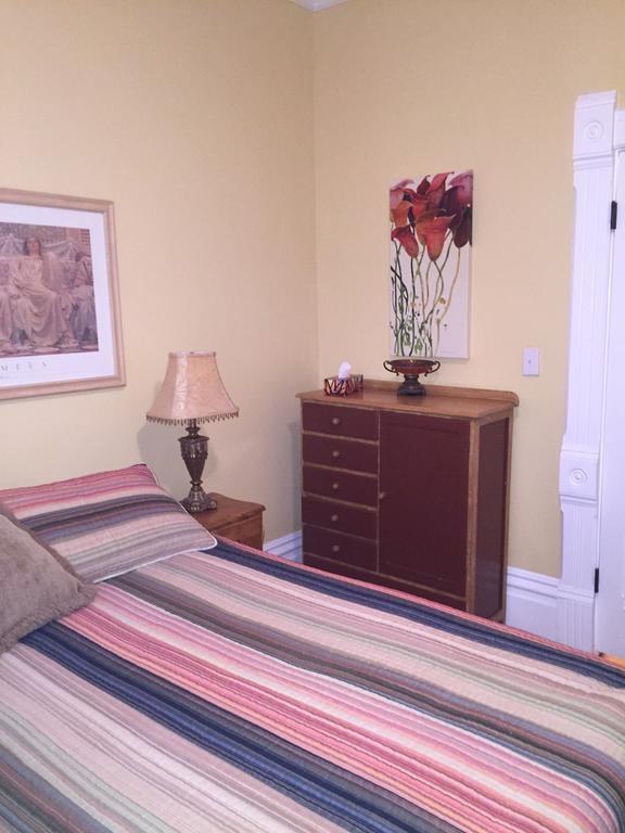 Loyalist Lofts Apartment Picton Bagian luar foto
