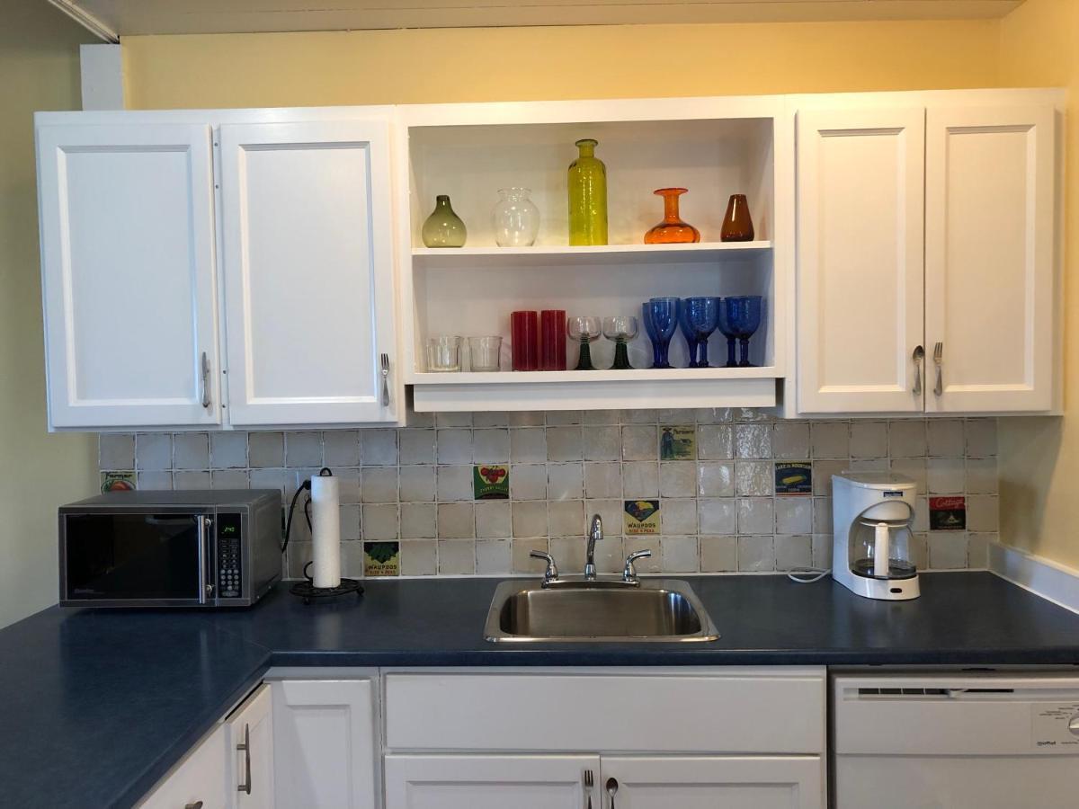 Loyalist Lofts Apartment Picton Bagian luar foto