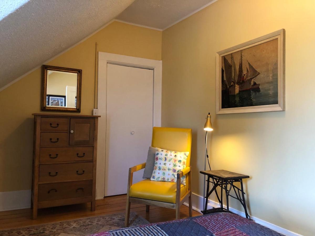 Loyalist Lofts Apartment Picton Bagian luar foto