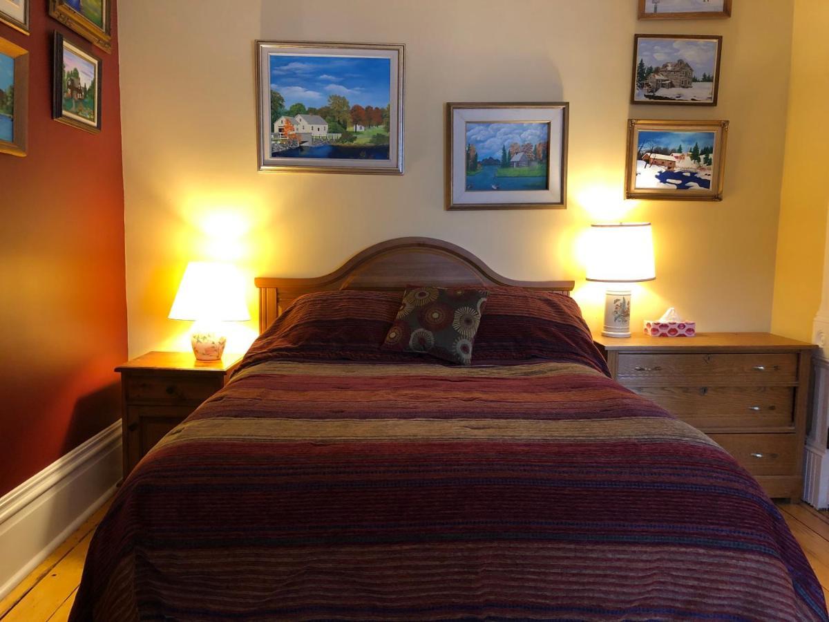 Loyalist Lofts Apartment Picton Bagian luar foto