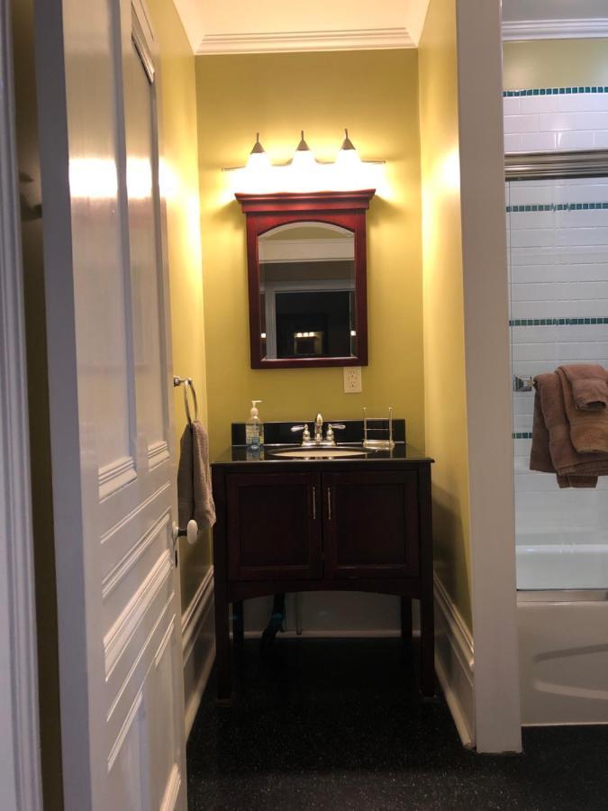 Loyalist Lofts Apartment Picton Bagian luar foto