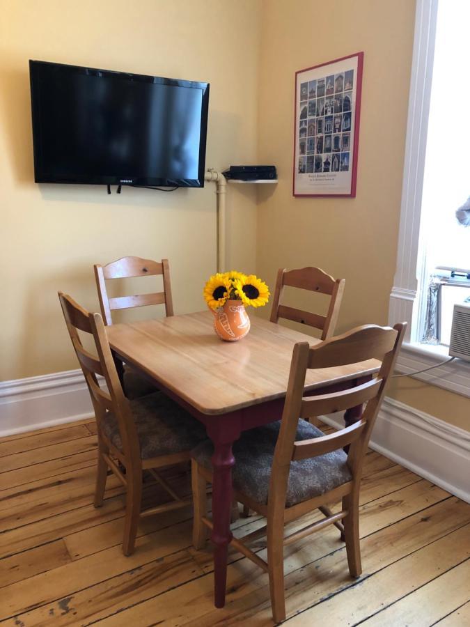 Loyalist Lofts Apartment Picton Bagian luar foto