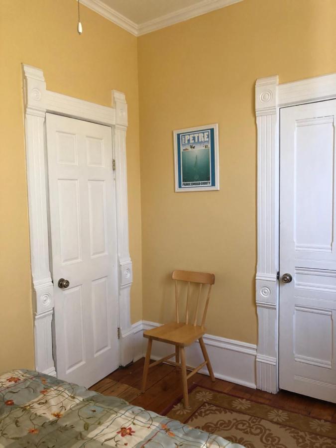 Loyalist Lofts Apartment Picton Bagian luar foto