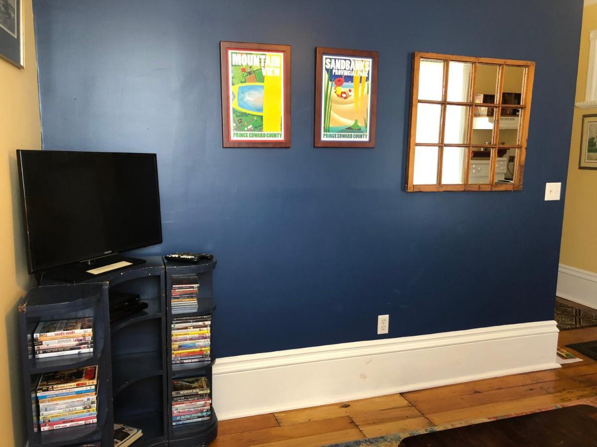 Loyalist Lofts Apartment Picton Bagian luar foto